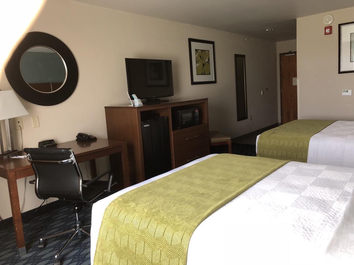 Countryview Inn & Suites Robinson 外观 照片