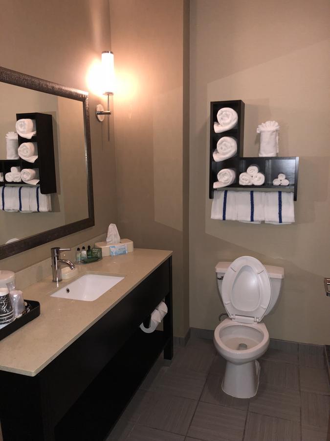 Countryview Inn & Suites Robinson 外观 照片