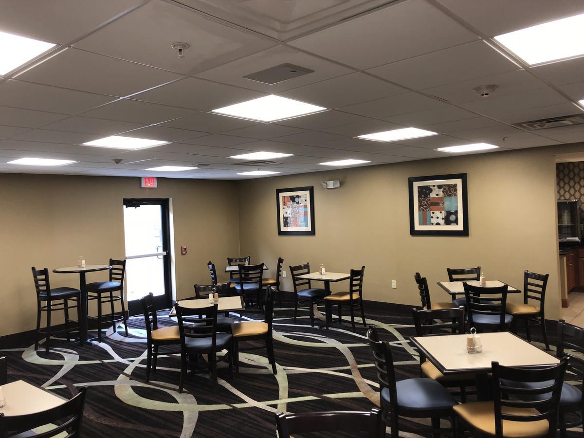 Countryview Inn & Suites Robinson 外观 照片