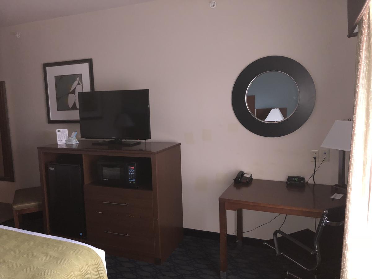 Countryview Inn & Suites Robinson 外观 照片