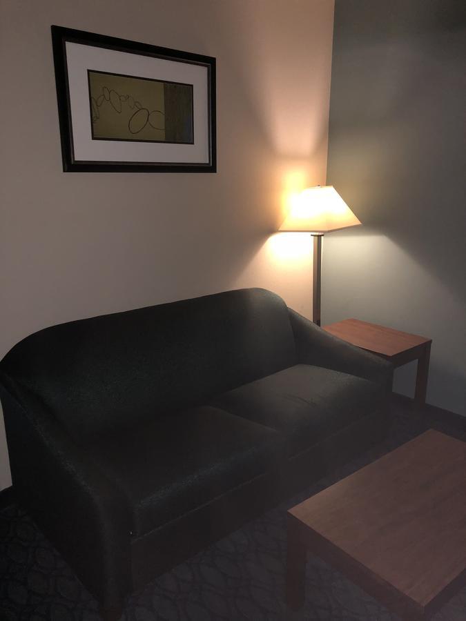 Countryview Inn & Suites Robinson 外观 照片