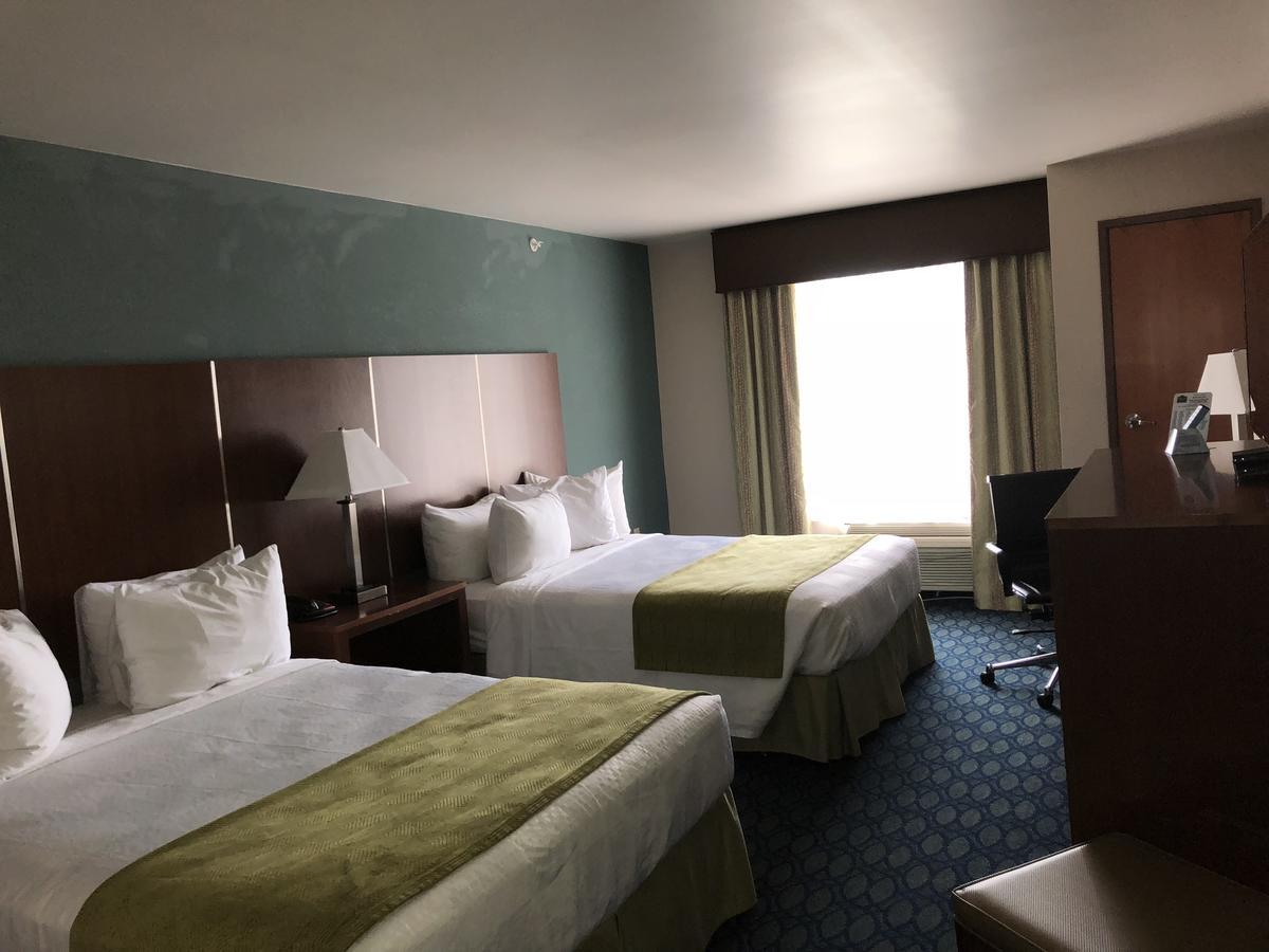 Countryview Inn & Suites Robinson 外观 照片
