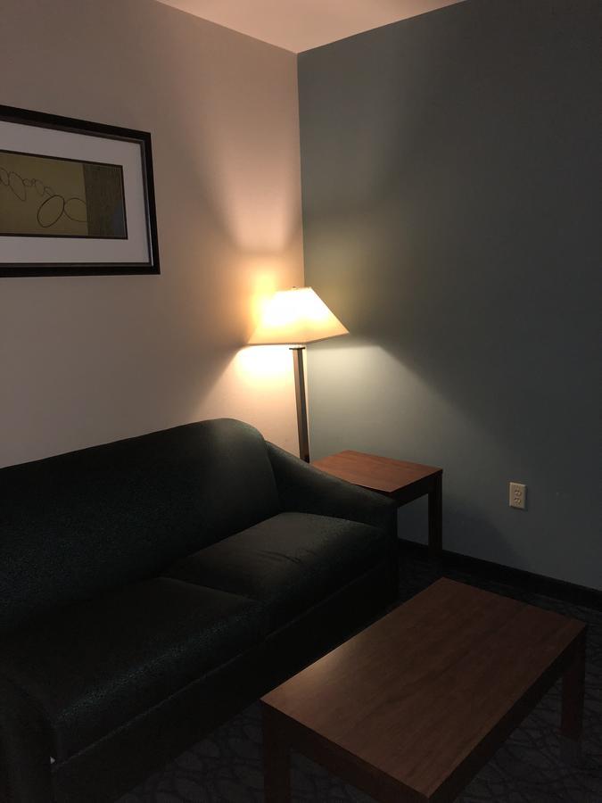 Countryview Inn & Suites Robinson 外观 照片