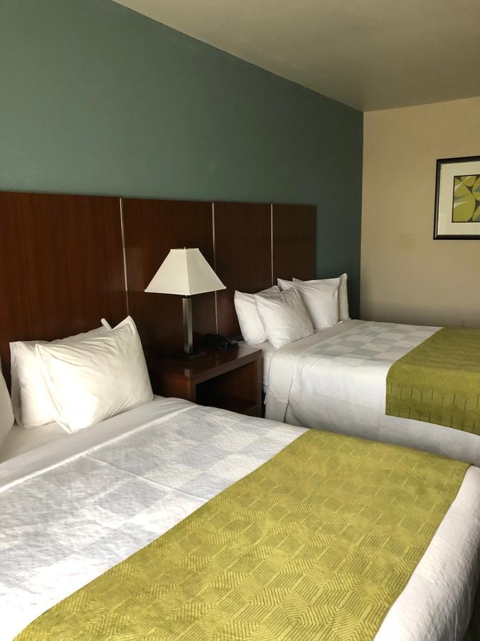 Countryview Inn & Suites Robinson 外观 照片