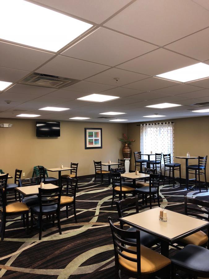 Countryview Inn & Suites Robinson 外观 照片
