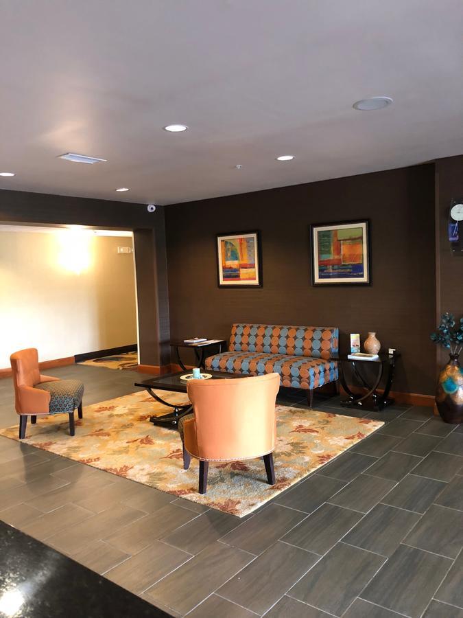 Countryview Inn & Suites Robinson 外观 照片