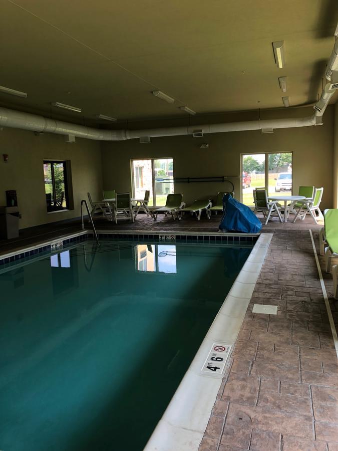 Countryview Inn & Suites Robinson 外观 照片