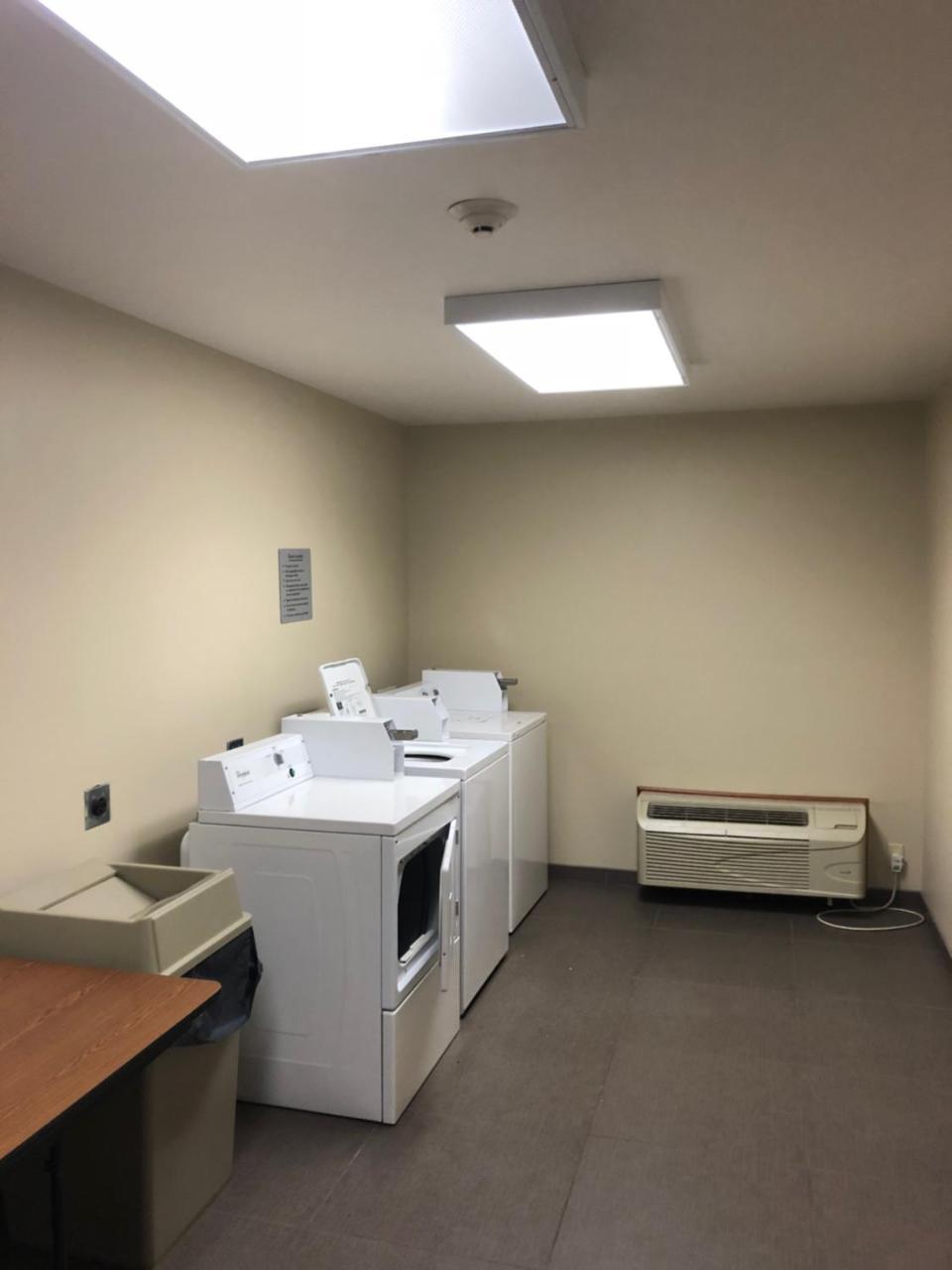 Countryview Inn & Suites Robinson 外观 照片