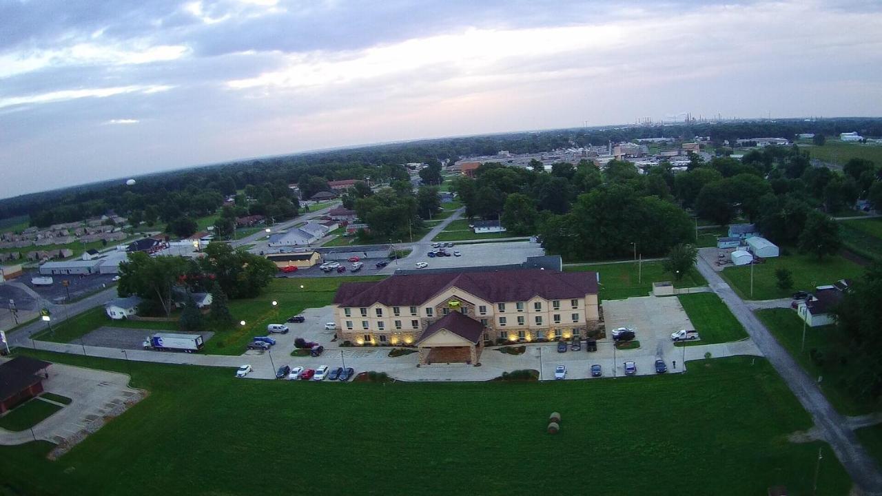 Countryview Inn & Suites Robinson 外观 照片