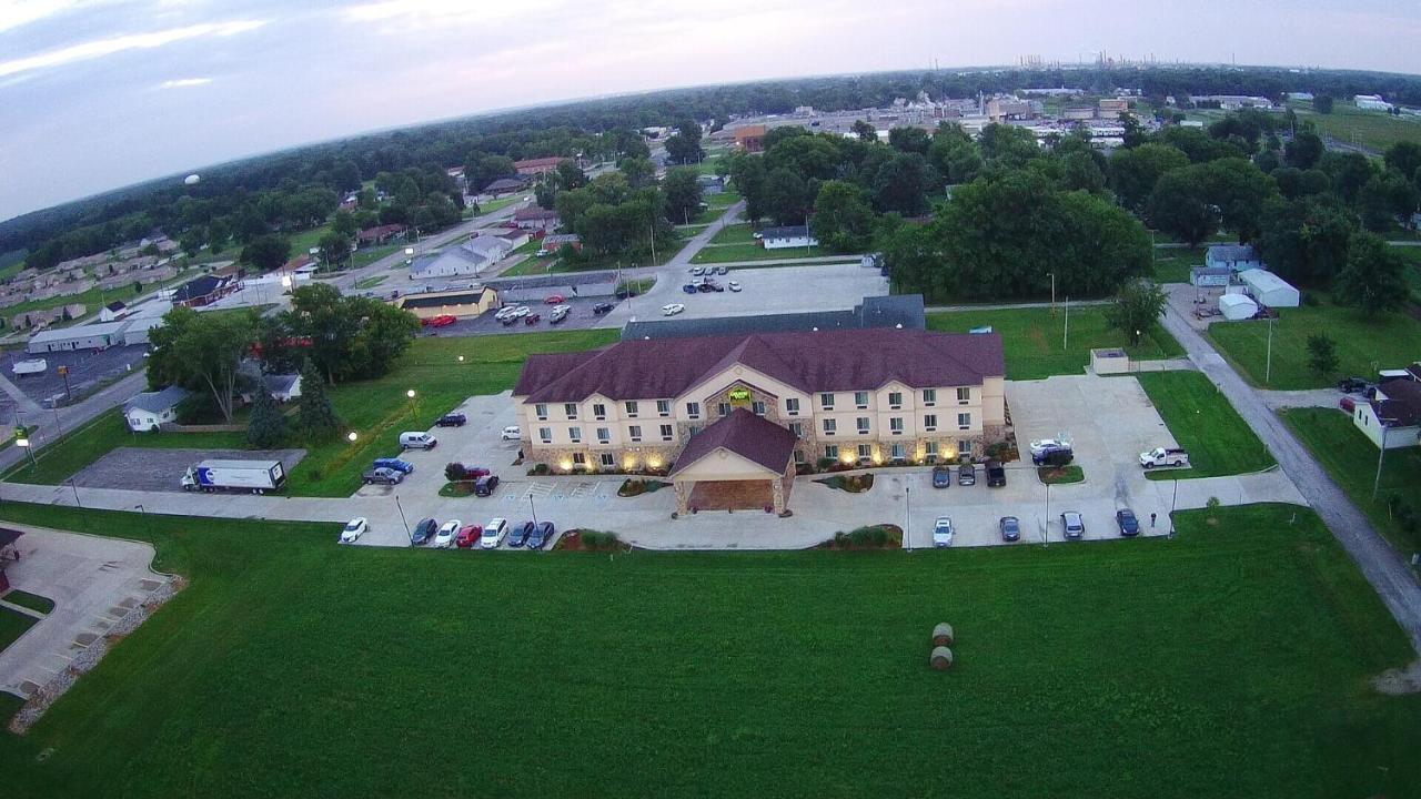 Countryview Inn & Suites Robinson 外观 照片